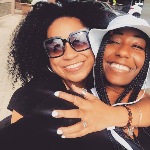 Meet your Posher, Britney - Picture 1 of 1